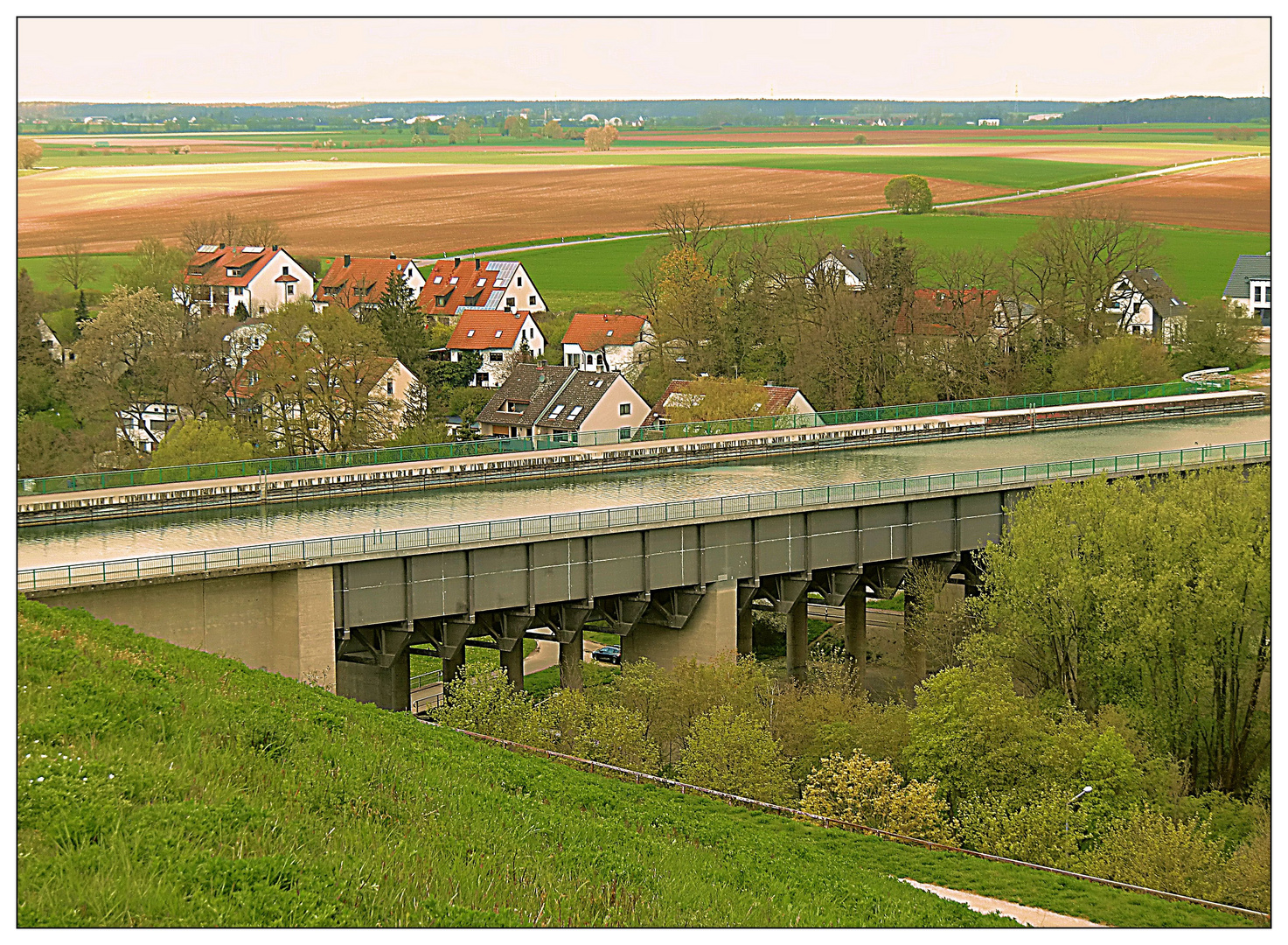 Donnerstag mit Durchblick- Kanalbrücke Lohgraben