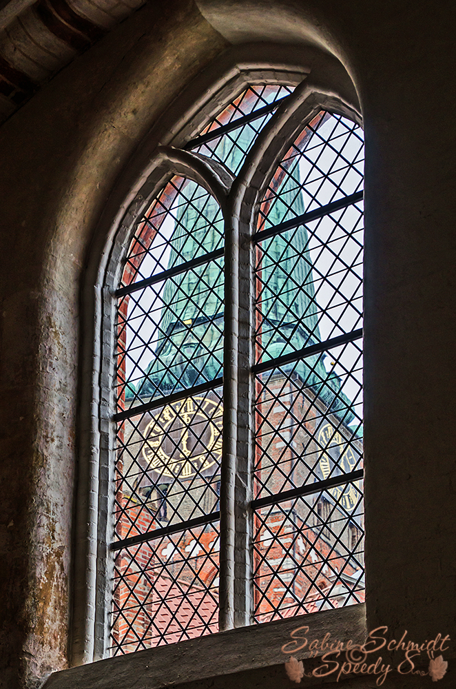 Donnerstag mit Durchblick - Lübeck - Blick durch das Fenster ...