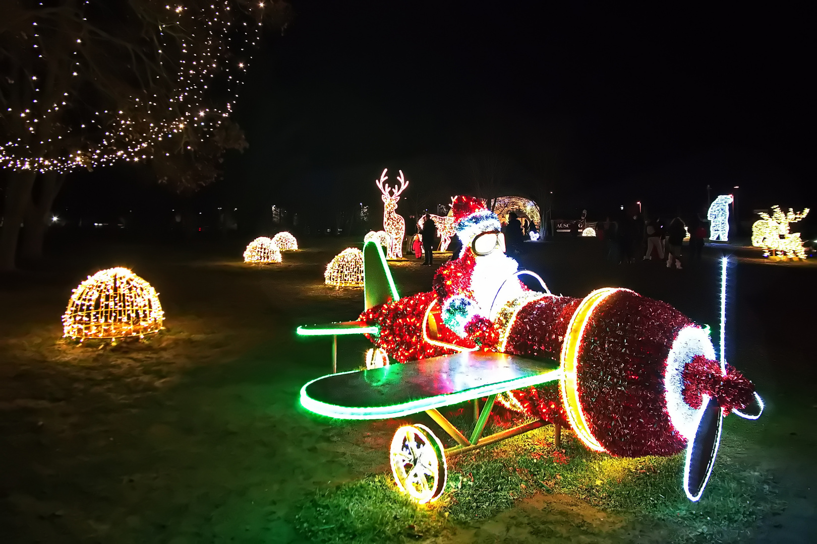 Donnerstag mit Durchblick -  Ob der Weihnachtsmann bei der Landung den Durchblick hatte ...