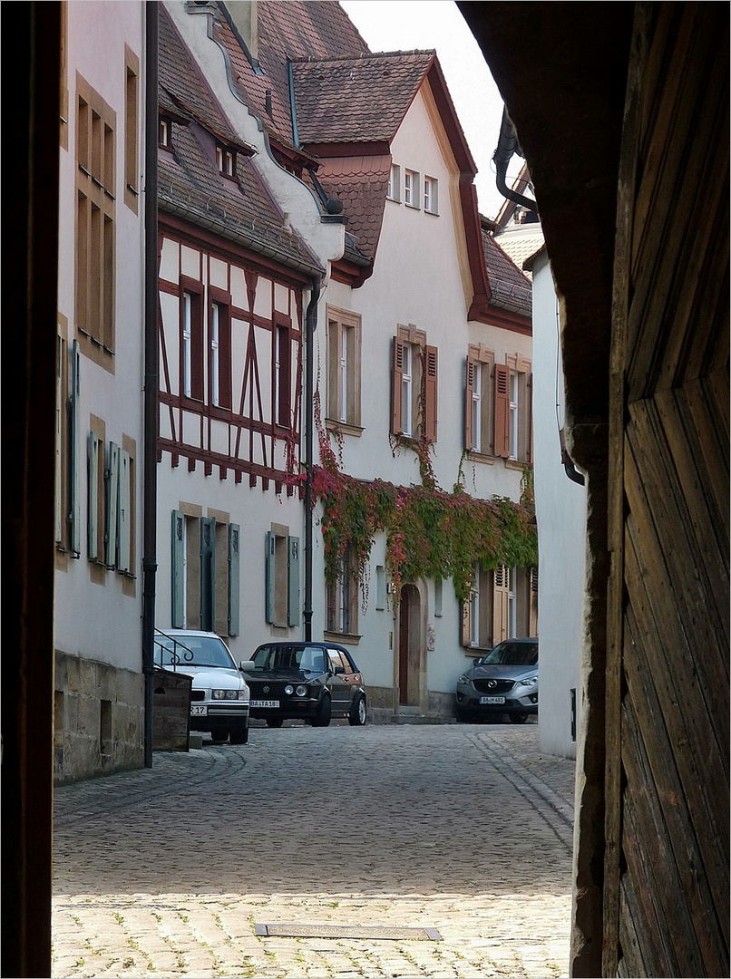 Donnerstag mit Durchblick -Schmale Gasse