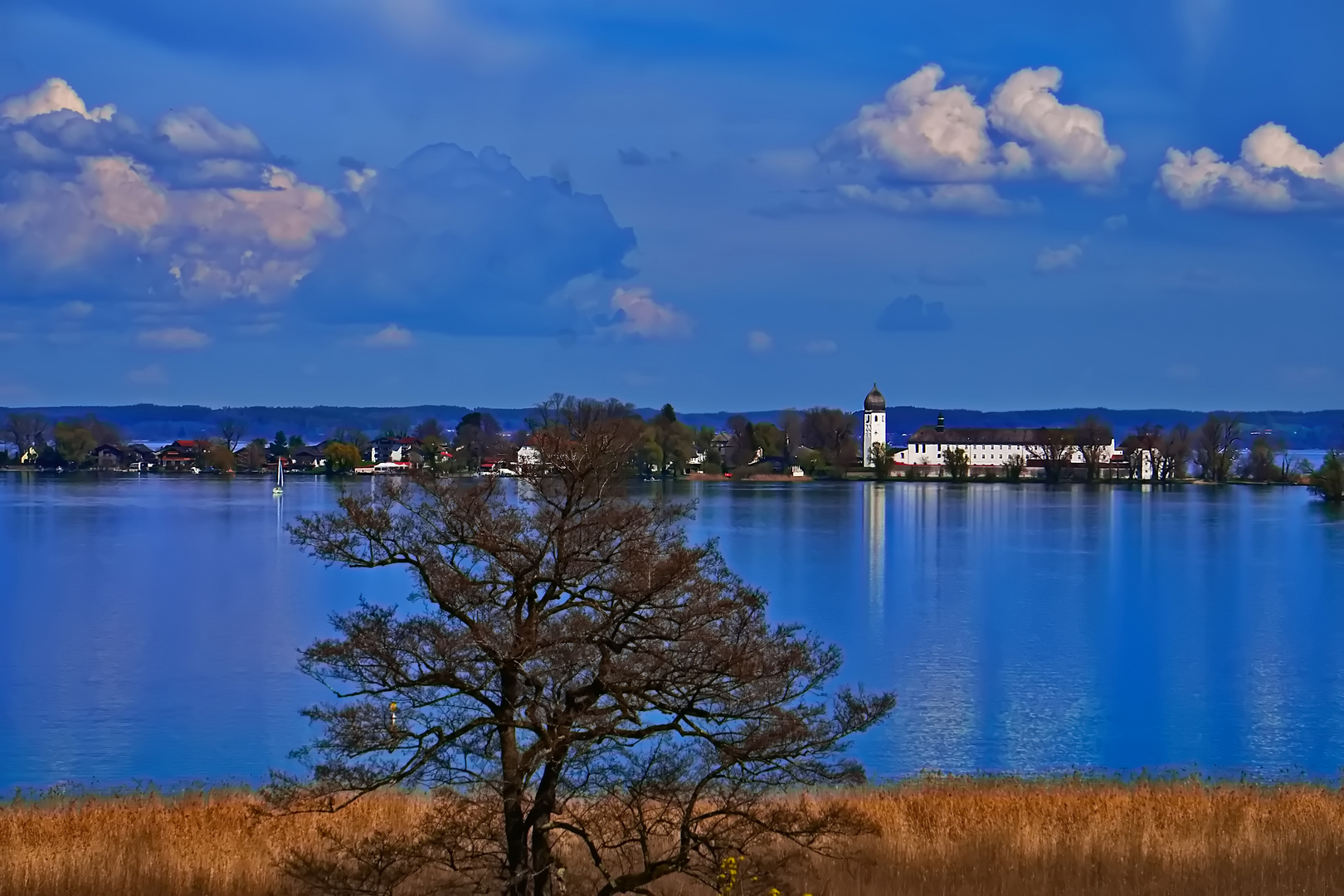 Donnerstag mit Wasser - Chiemsee mit Fraueninsel