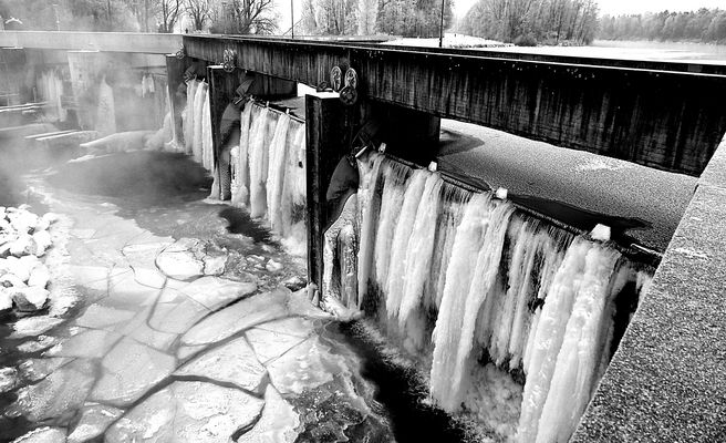 Donnerstag-Wasser und Schwarzweißer Freitag in einem