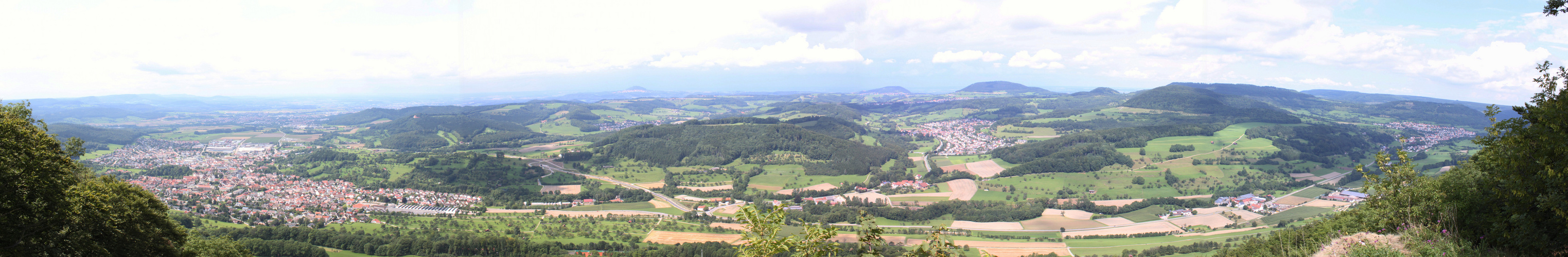 Donzdorf und Umgebung mit den 3-Kaißerbergen vom Messelstein