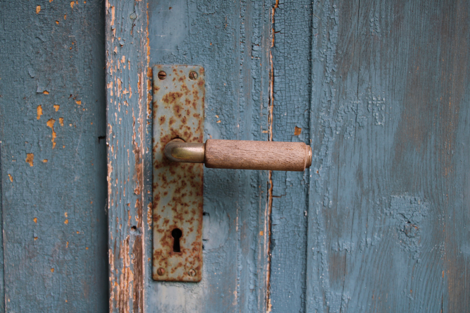 doorknob in blue