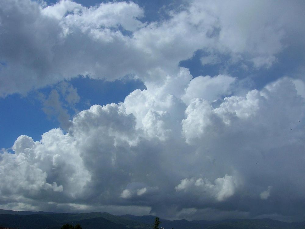 Dopo il temporale, compare chi l'ha fatto! di Stormcloud 