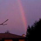 Dopo la pioggia torna il sereno brilla in cielo l'arcobaleno.