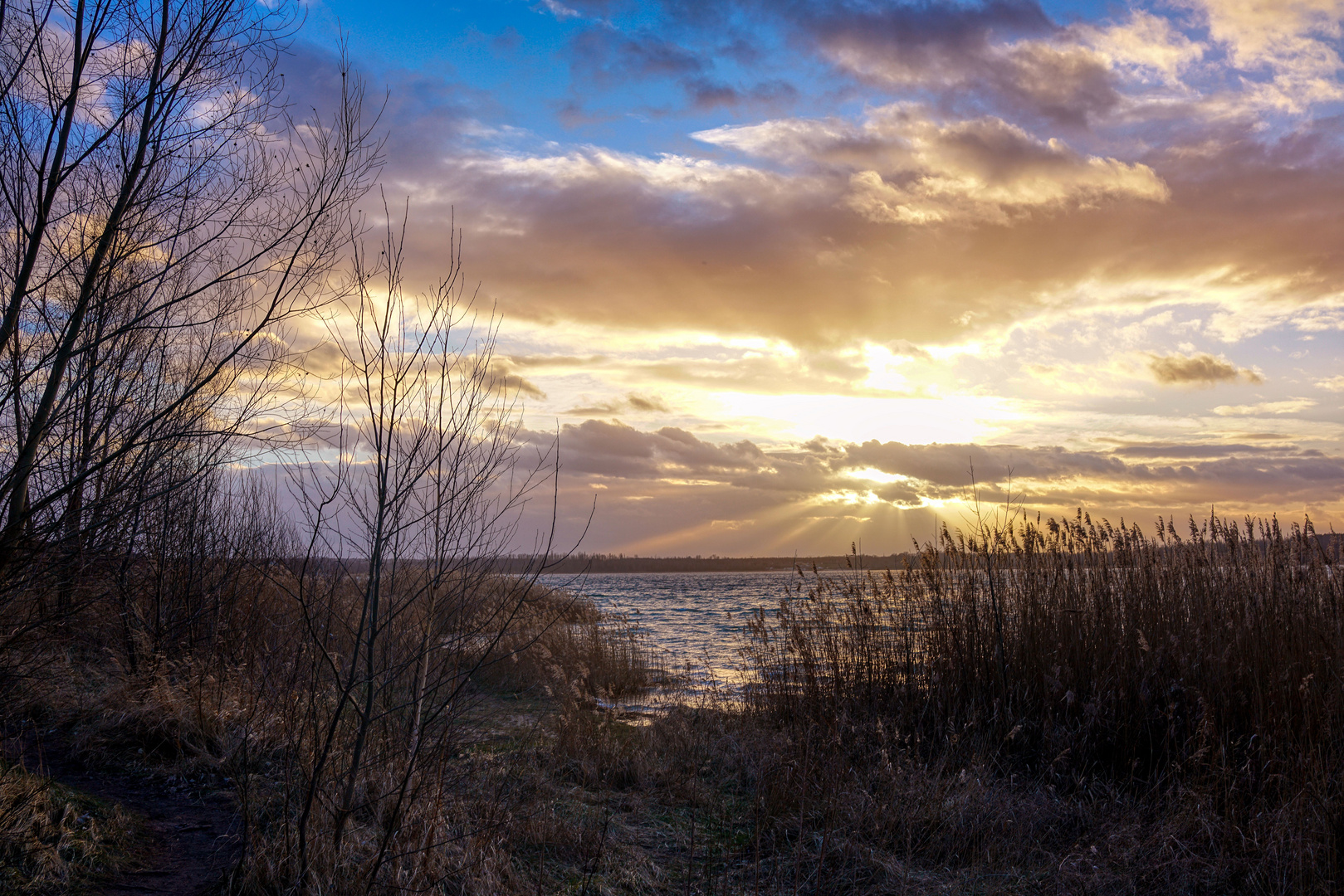 Doppel-Durchblick am Donnerstag: ... Abend am See