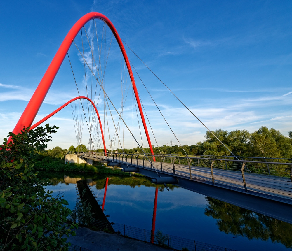 ((  Doppelbogenbrücke  ))