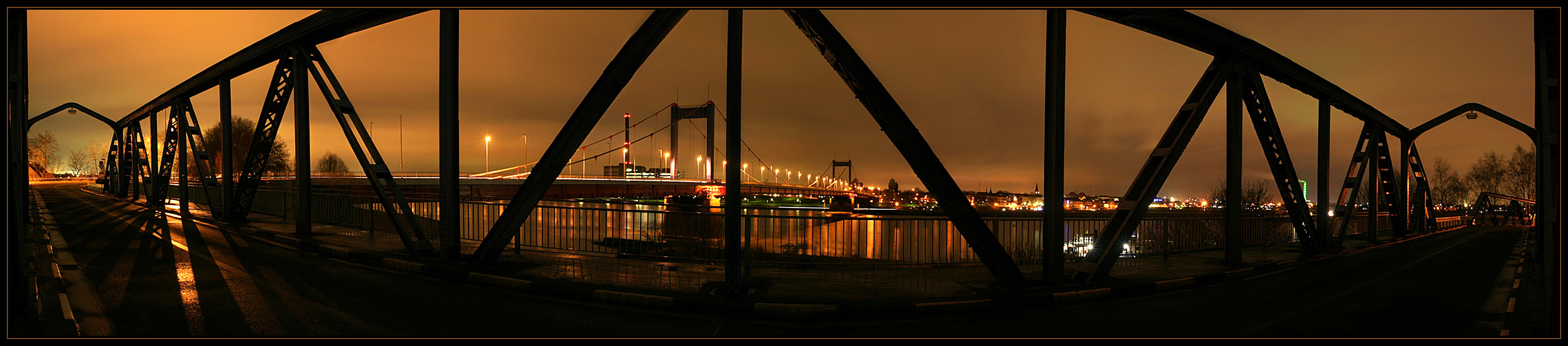 Doppelbrücke in Gold