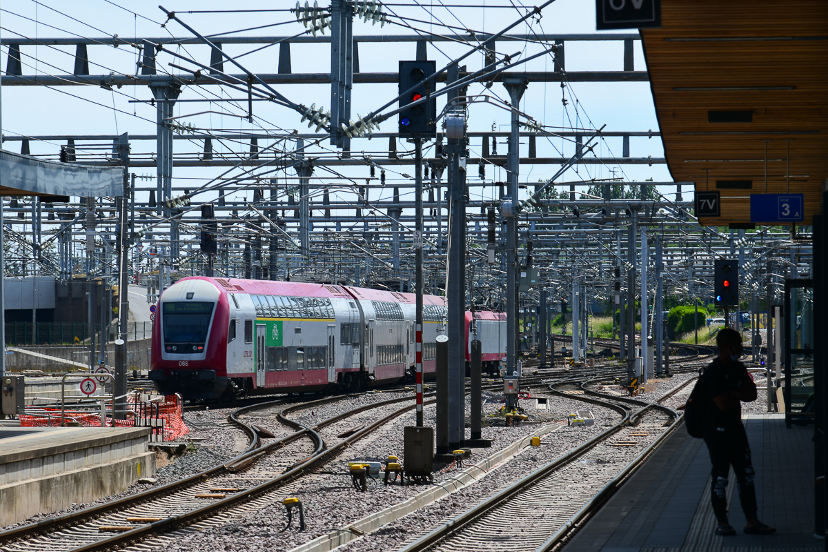 Doppeldeckerzug in Luxemburg Gare Central