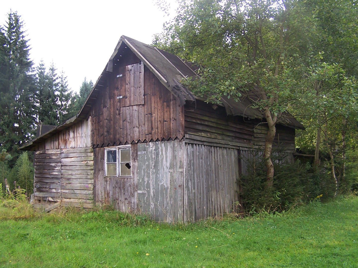 Doppelhaus im Dornröschenschlaf