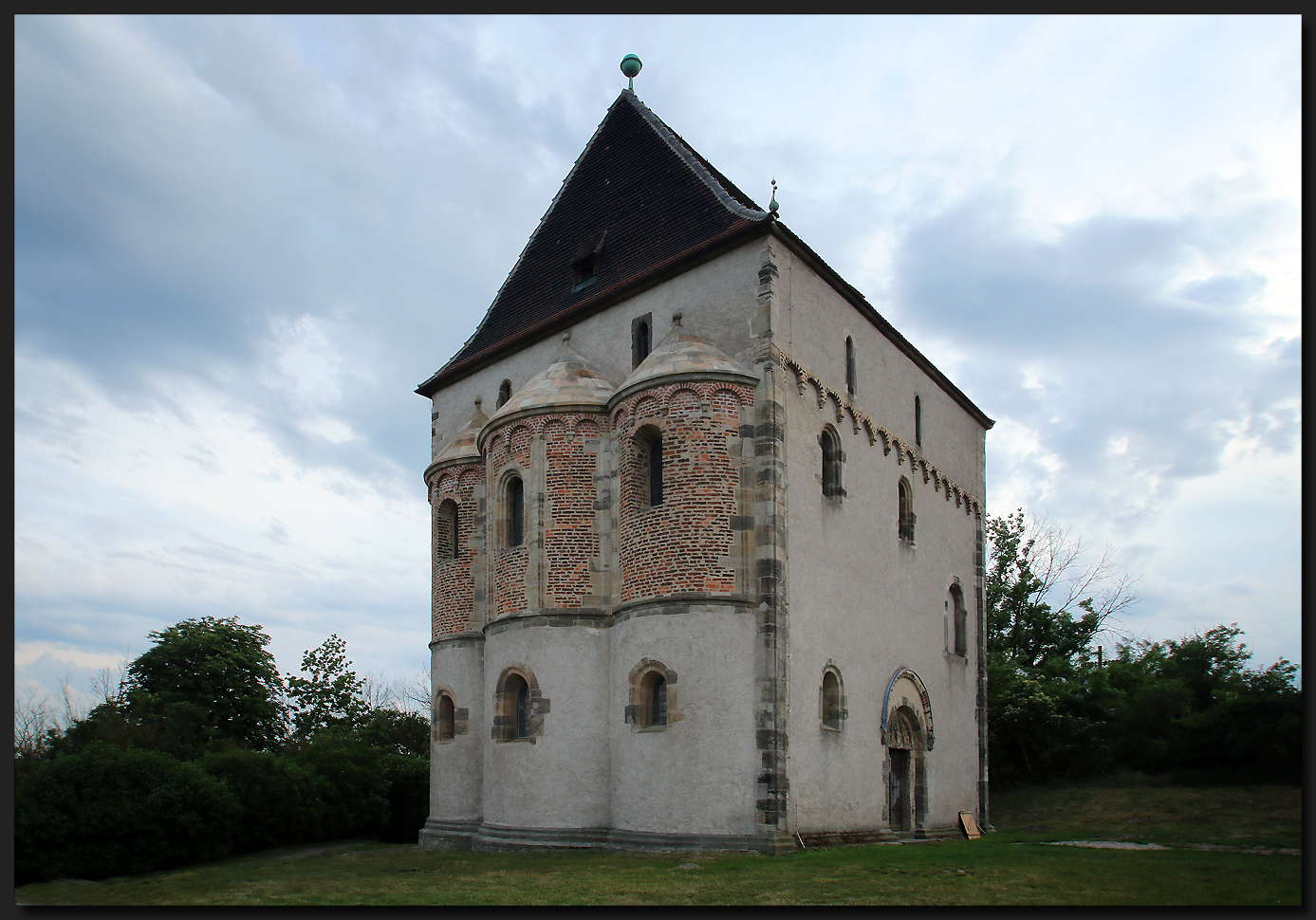 ...Doppelkapelle St. Crucis...