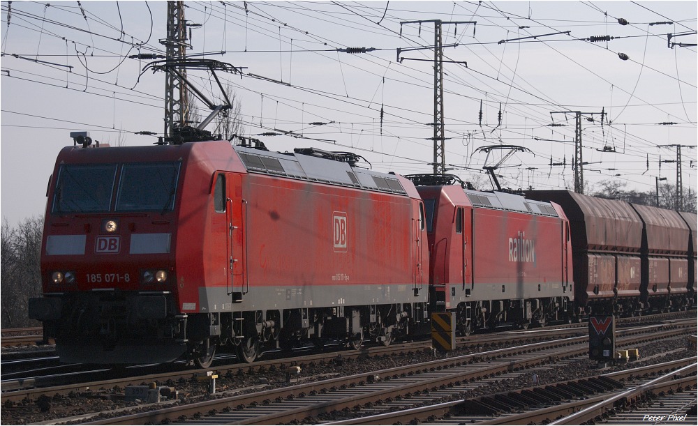 Doppelpack BR 185 mit Kohlezug