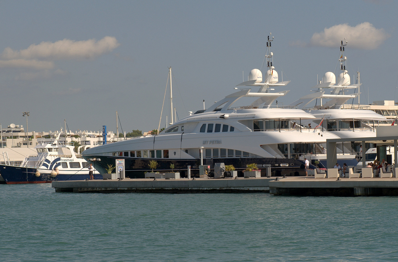 Doppelpack in Hafen von Ibiza