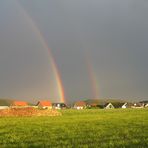 Doppelregenbogen -Abendgeschenk des Himmels