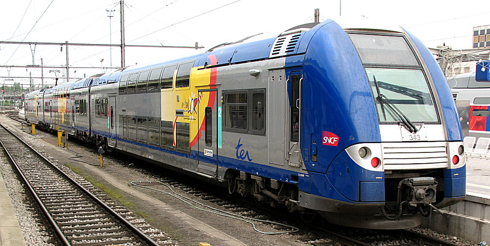 Doppelstockzug der SNCF in Luxemburg