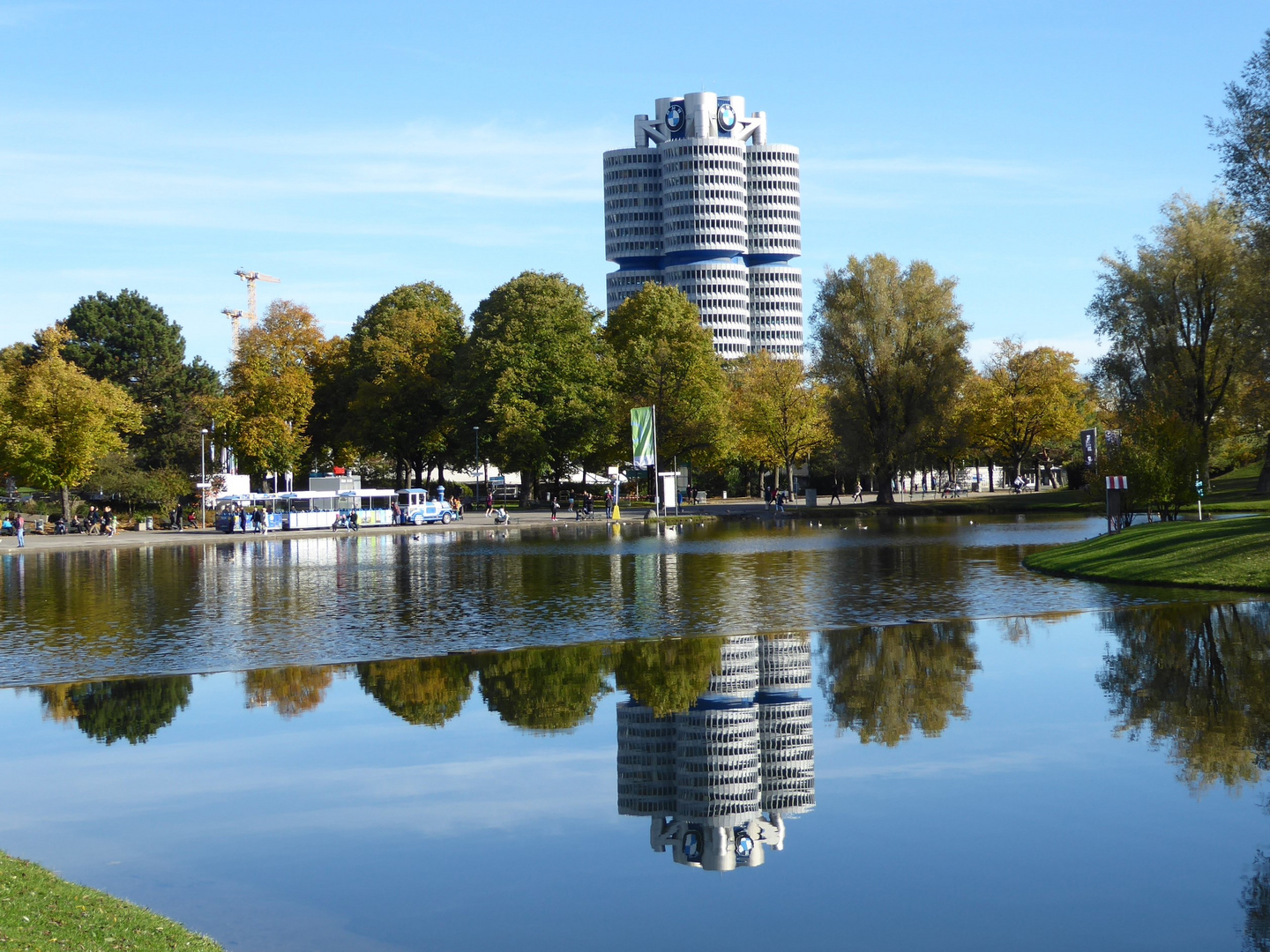 Doppelter BMW-Turm...