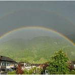 doppelter Regenbogen nach Gewitter vor Fronalpstock