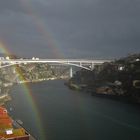 Doppelter Regenbogen über dem Douro