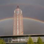 Doppelter Regenbogen über dem Frankfurter Messeturm