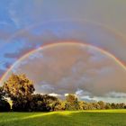 Doppelter Regenbogen überspannt das Taubertal.