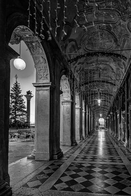 Doppelter venezianischer Durchblick