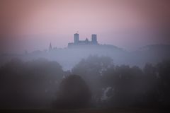 Doppeltürme im Morgendunst 