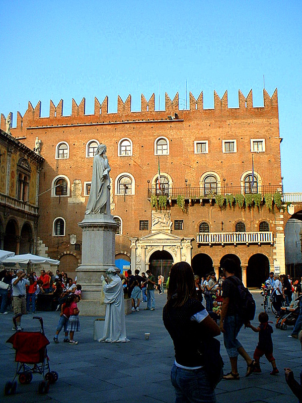 Doppio Dante in Piazza dei Signori