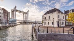 Dordrecht - Binnenkalkhaven with Railway Bridge "de BROM" - 01