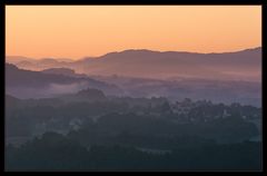 Dorf am Morgen