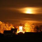 Dorf im Mondlicht