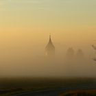 Dorf im Nebel