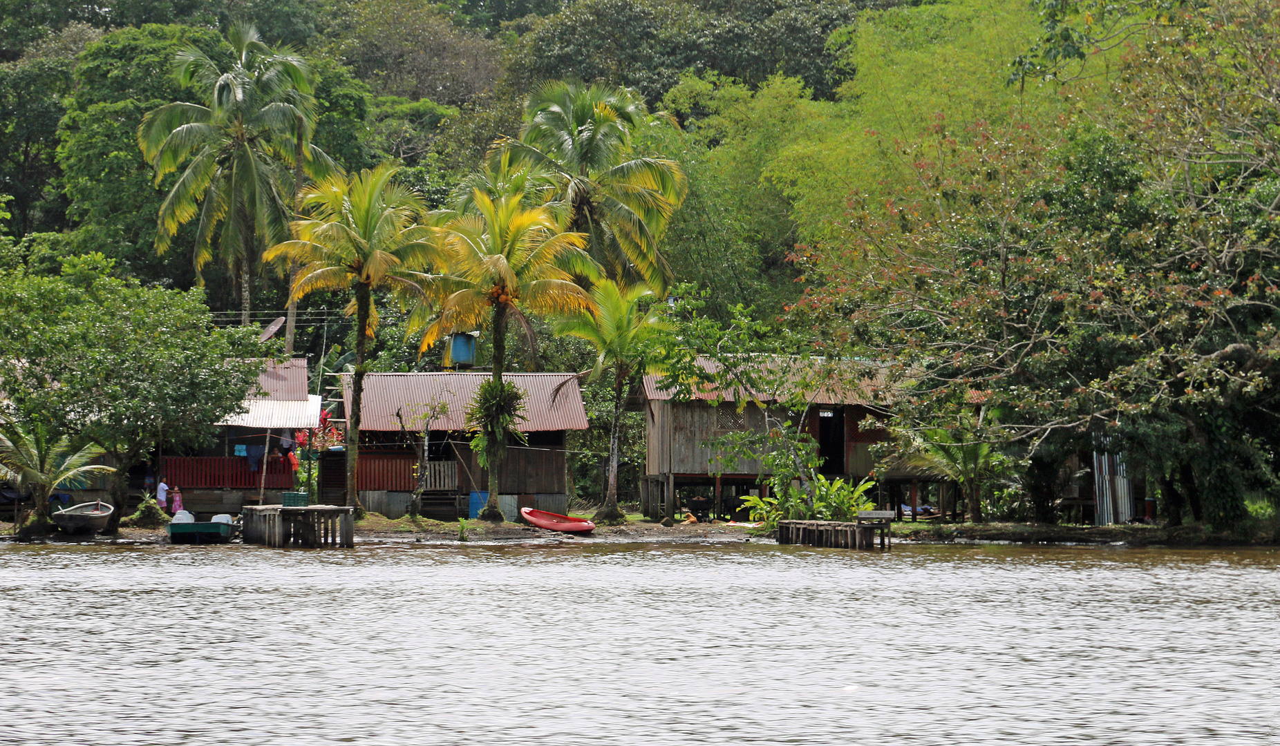 Dorf im Tortuguero Nationalpark