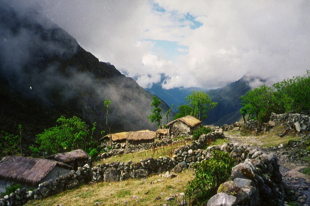 Dorf in den Anden auf dem La Cumbre Trek