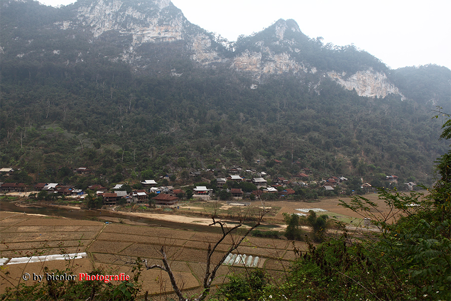 Dorf Pac Ngoi bei Ba Be Lake 01