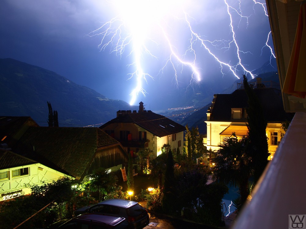 Dorf Tirol Blickrichtung Vinschgau