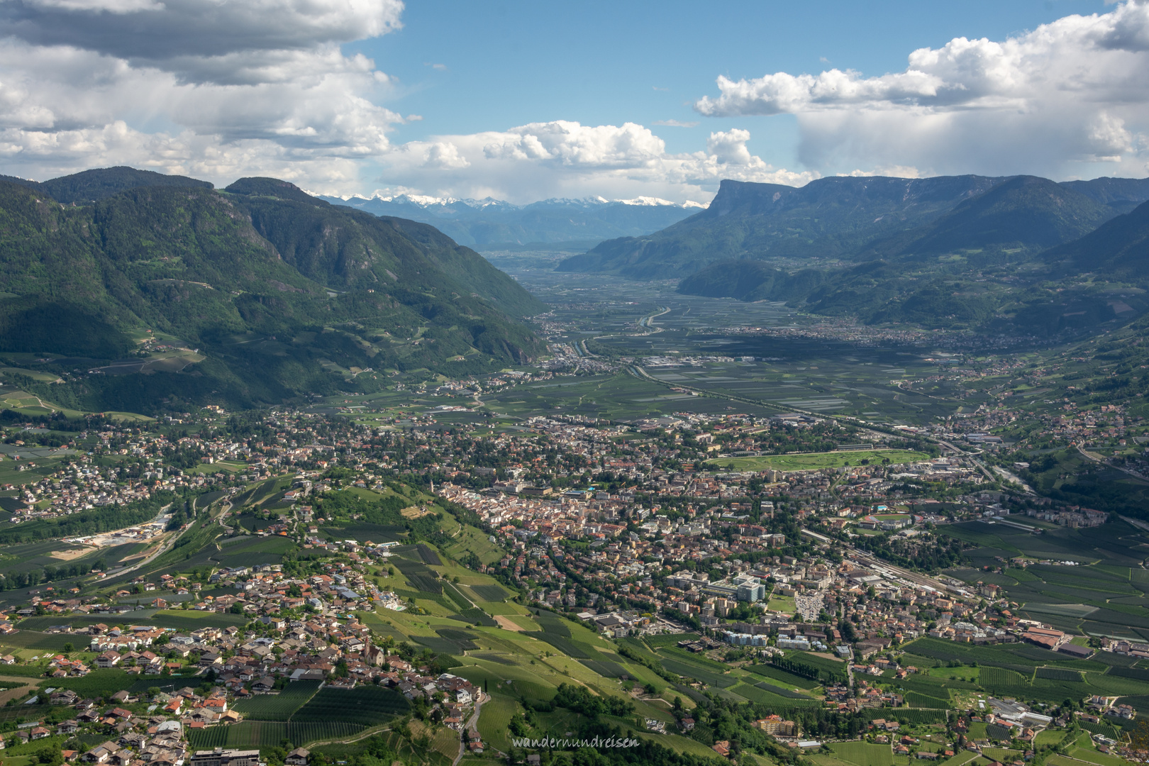 Dorf Tirol, Meran und das Etschtal