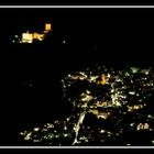 Dorf Tirol mit Schloss Tirol bei Nacht