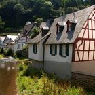 Dorfidyll am Elzbach (Monreal / Eifel)