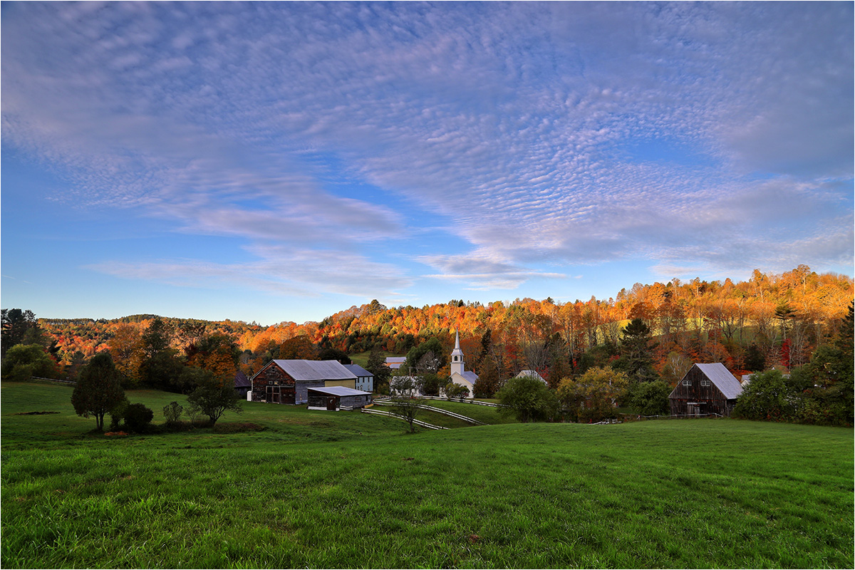 Dorfidyll im Herbst