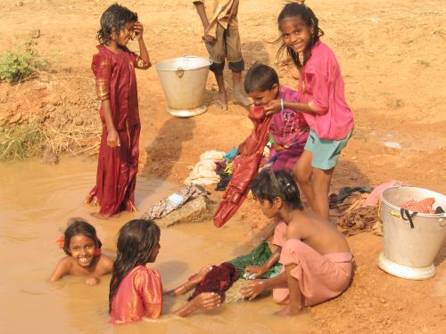 Dorfkinder in Tamil Nadu, Indien