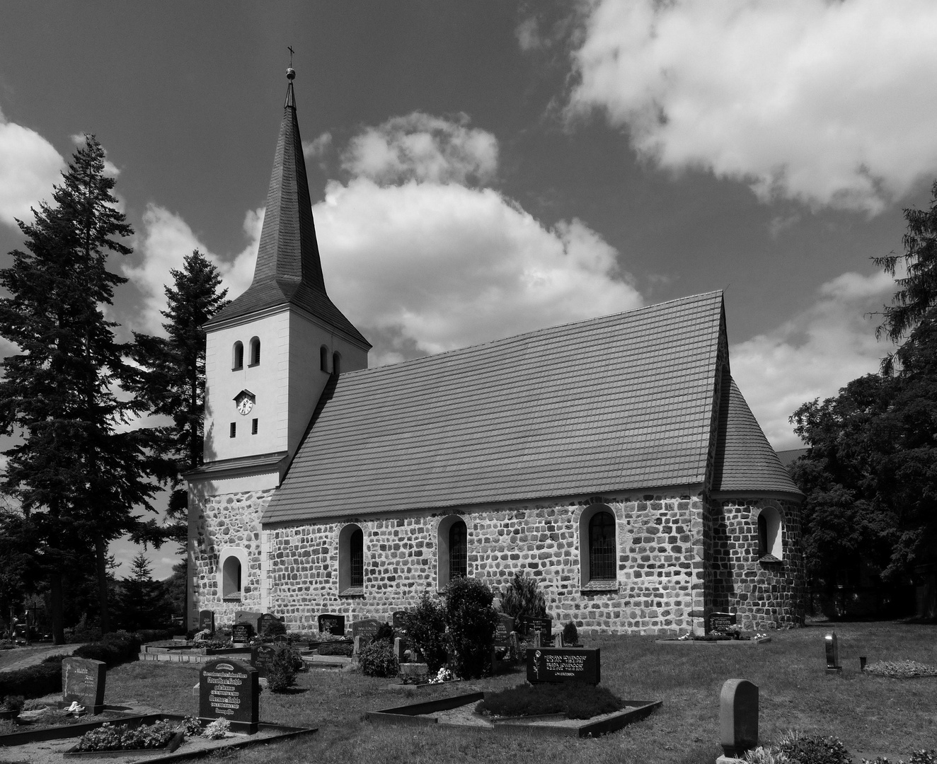 Dorfkirche Ahrensdorf (Ludwigsfelde)