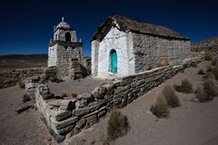 [ … Dorfkirche auf dem Altiplano ]