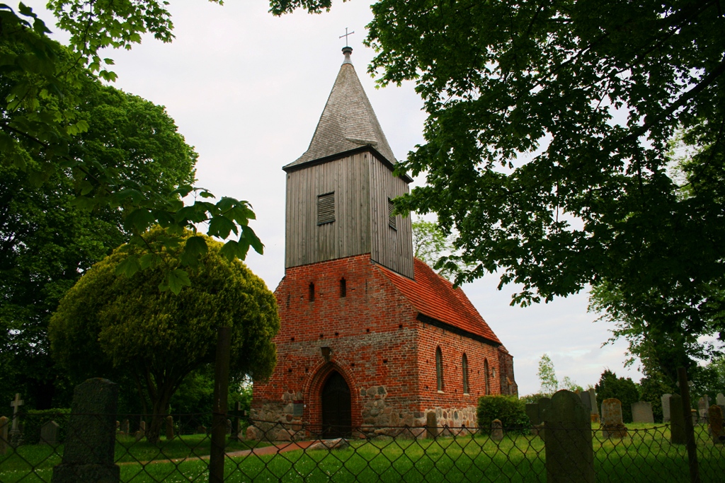 Dorfkirche Groß Zicker auf Rügen