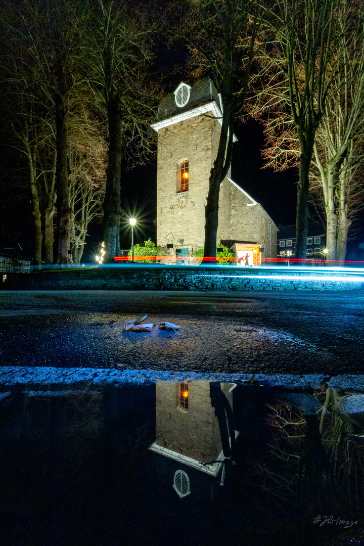 Dorfkirche Hülsenbusch im Advent