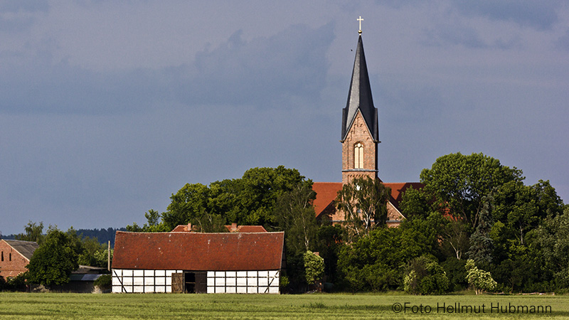 DORFKIRCHE NEUKÜSTRINCHEN