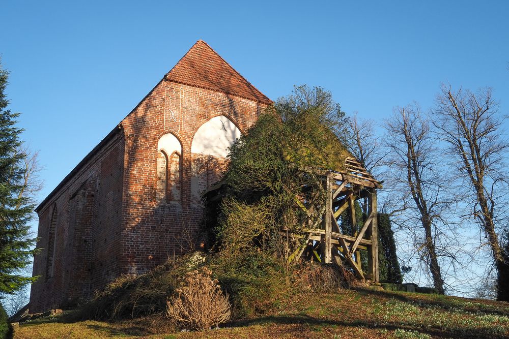 Dorfkirche Passee (2)