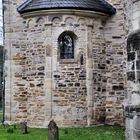 Dorfkirche Stiepel Fenster zur Straße