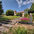 Dorfkirche und Friedhof von Garnbach