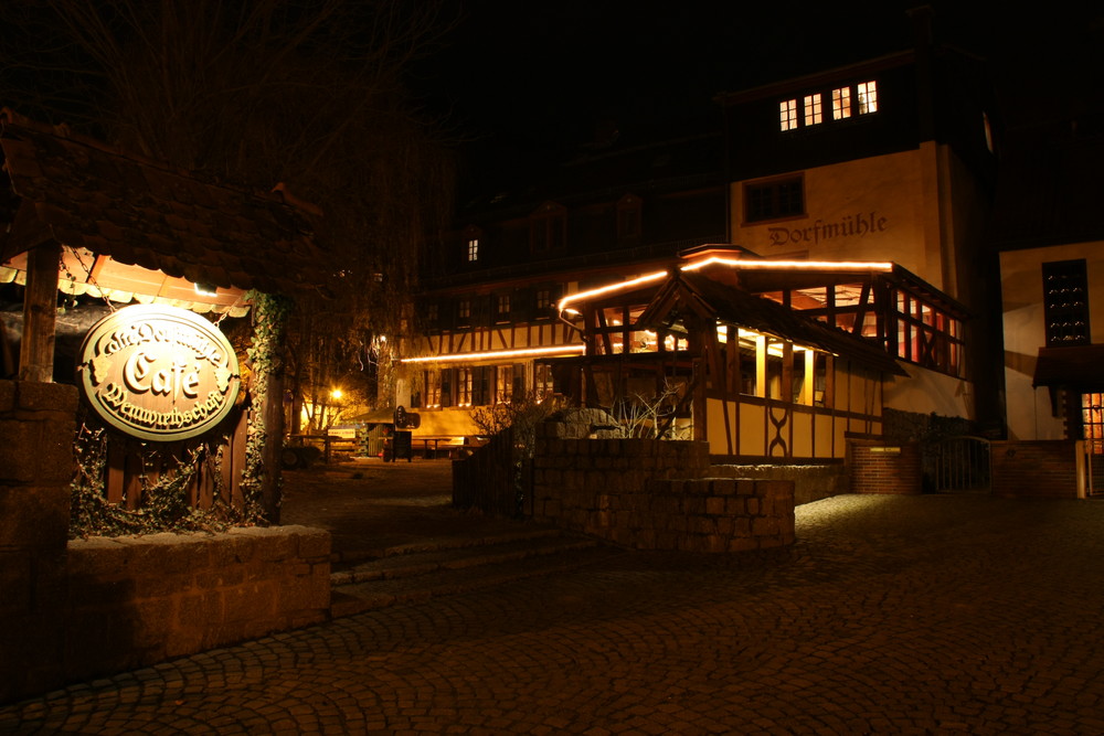 Dorfmühle bei Nacht